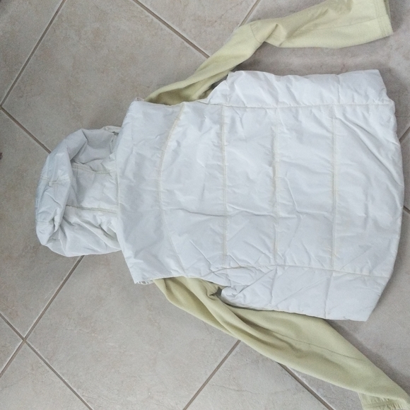 Women's white puffer vest large and small green fleece top - Picture 6 of 6